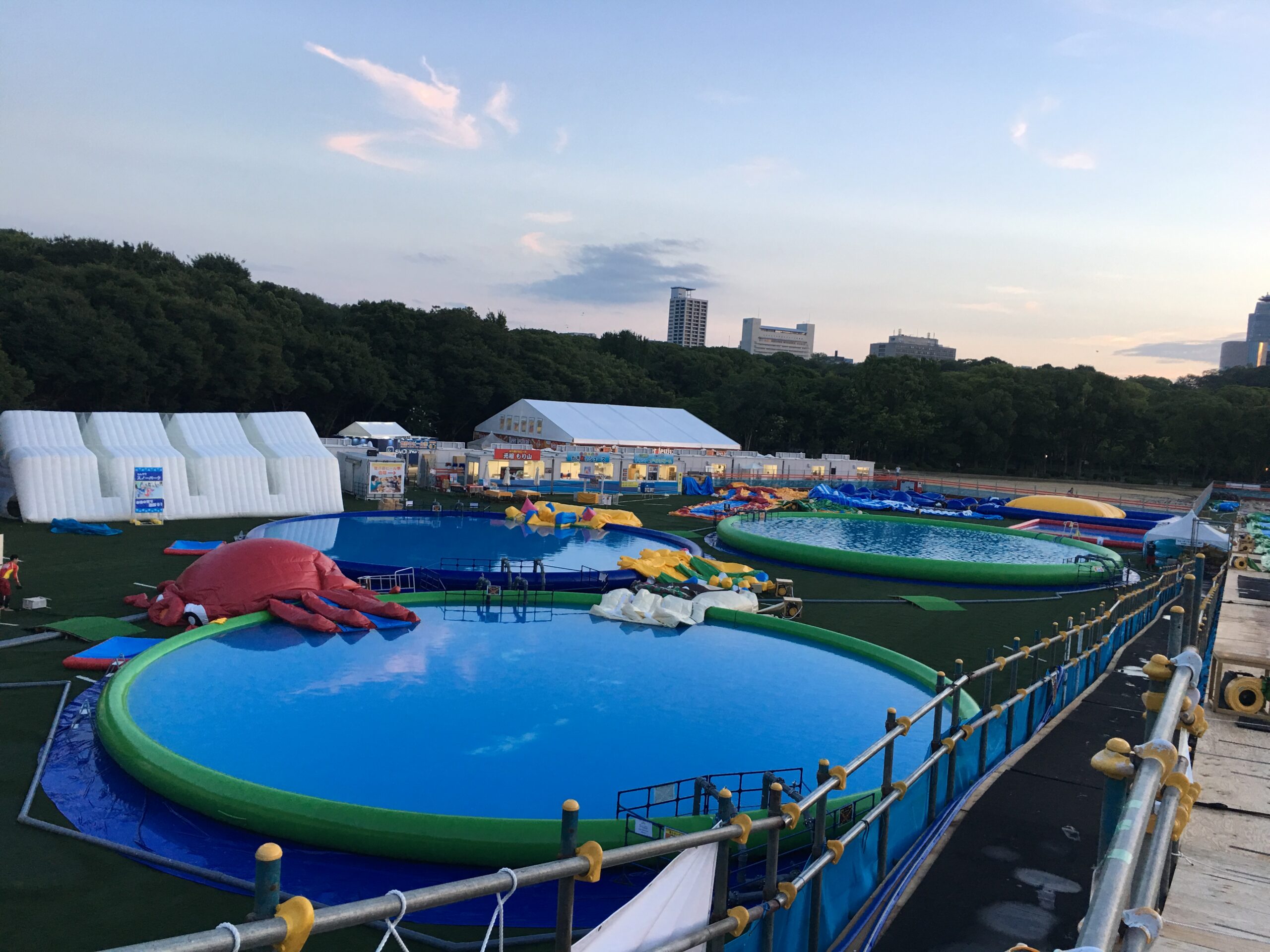 屋外プールイベント（ロングスライダー）